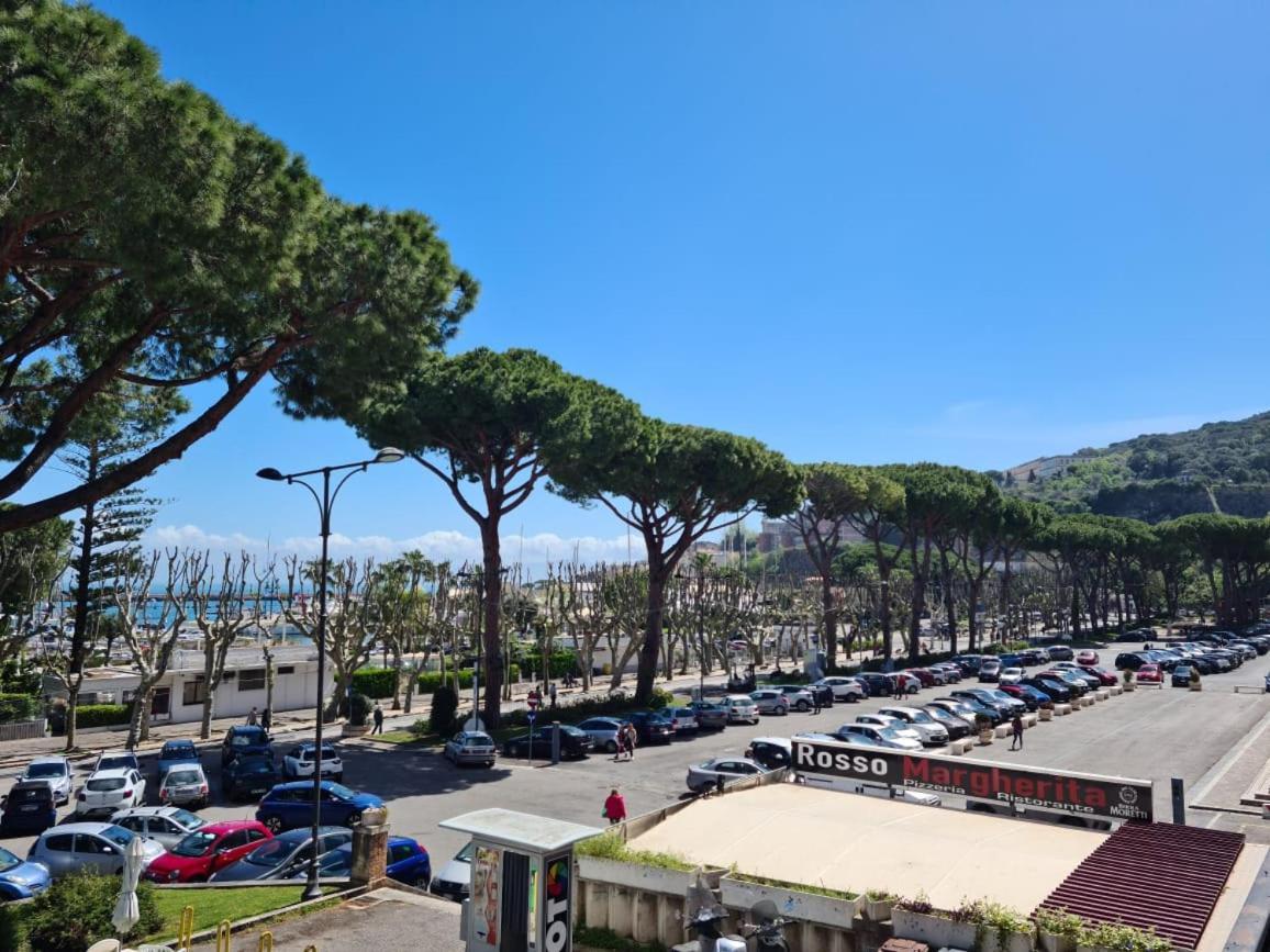 Appartamento Deluxe Centrale, Gaeta Bagian luar foto