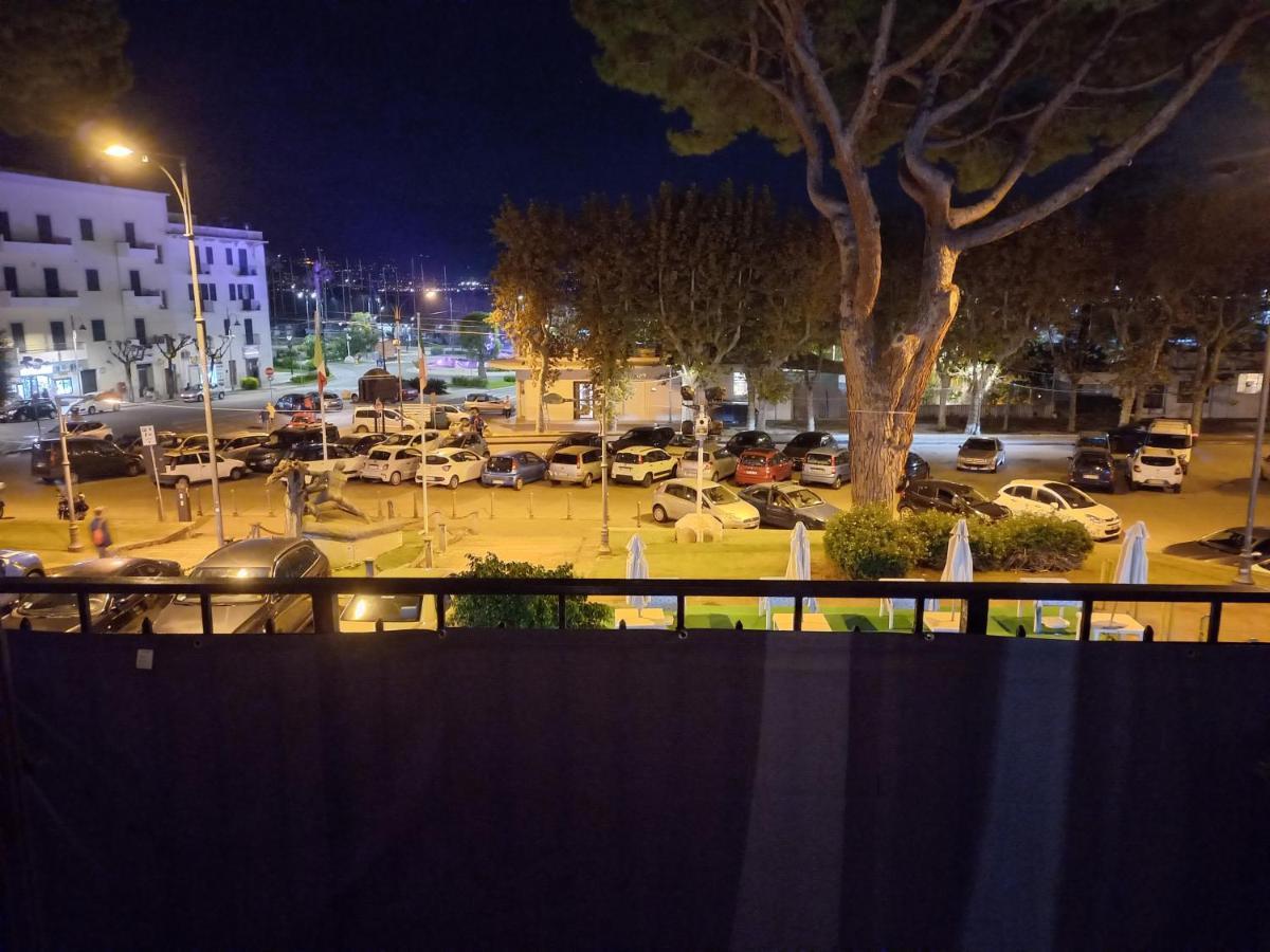 Appartamento Deluxe Centrale, Gaeta Bagian luar foto